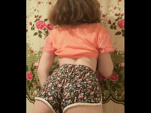 ❤️ Leanbh óg sexy ag baint dá shorts ar cheamara ❤ Porn anal linn ❌❤