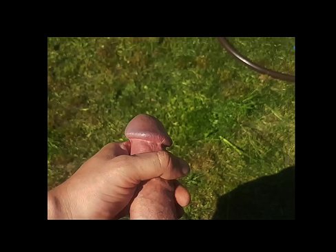 ❤️ Faigheann hottie te a pussy bándearg fucked agus cums le squirt i ghairdín samhraidh ❤ Porn anal linn ❌❤