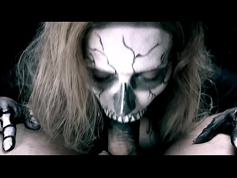 ❤️ Demon cailín sucking coileach lena béal dubh agus shlogtha cum. ❤ Porn anal linn ❌❤